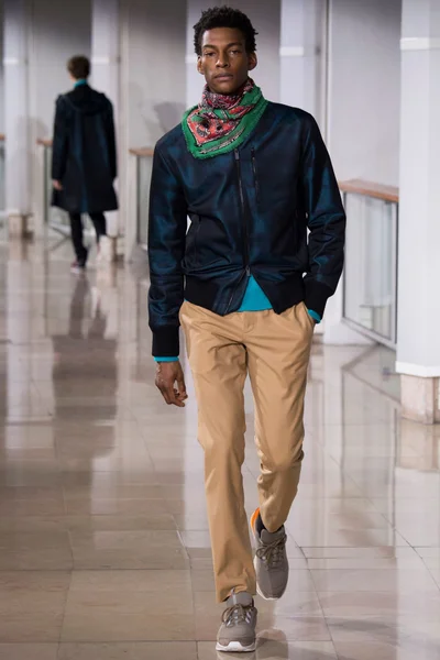 Look 7